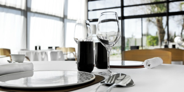 Tramitación de Licencias Apertura / Actividad y Permisos en Pirineus · Permisos de Apertura Restaurantes